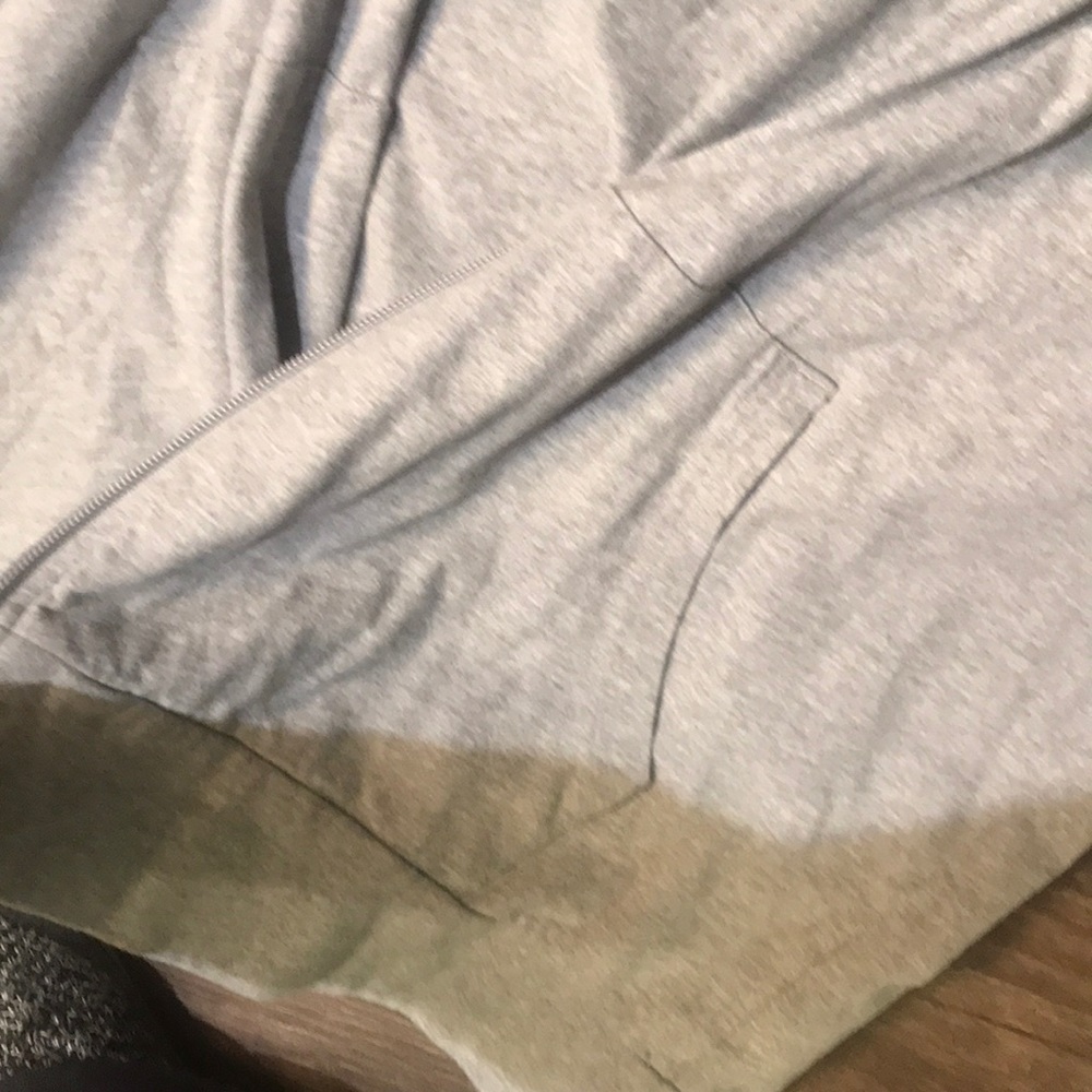 Zip up - Picture 3 of 3